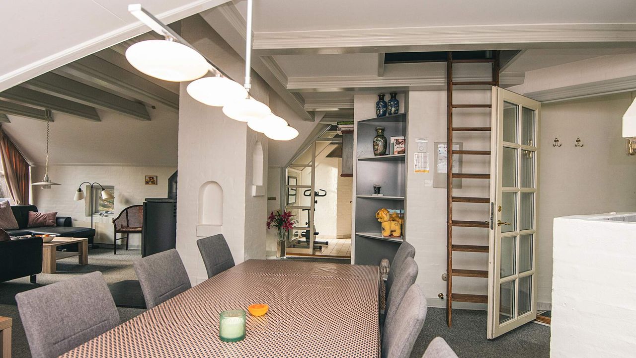 Indoor Indoor